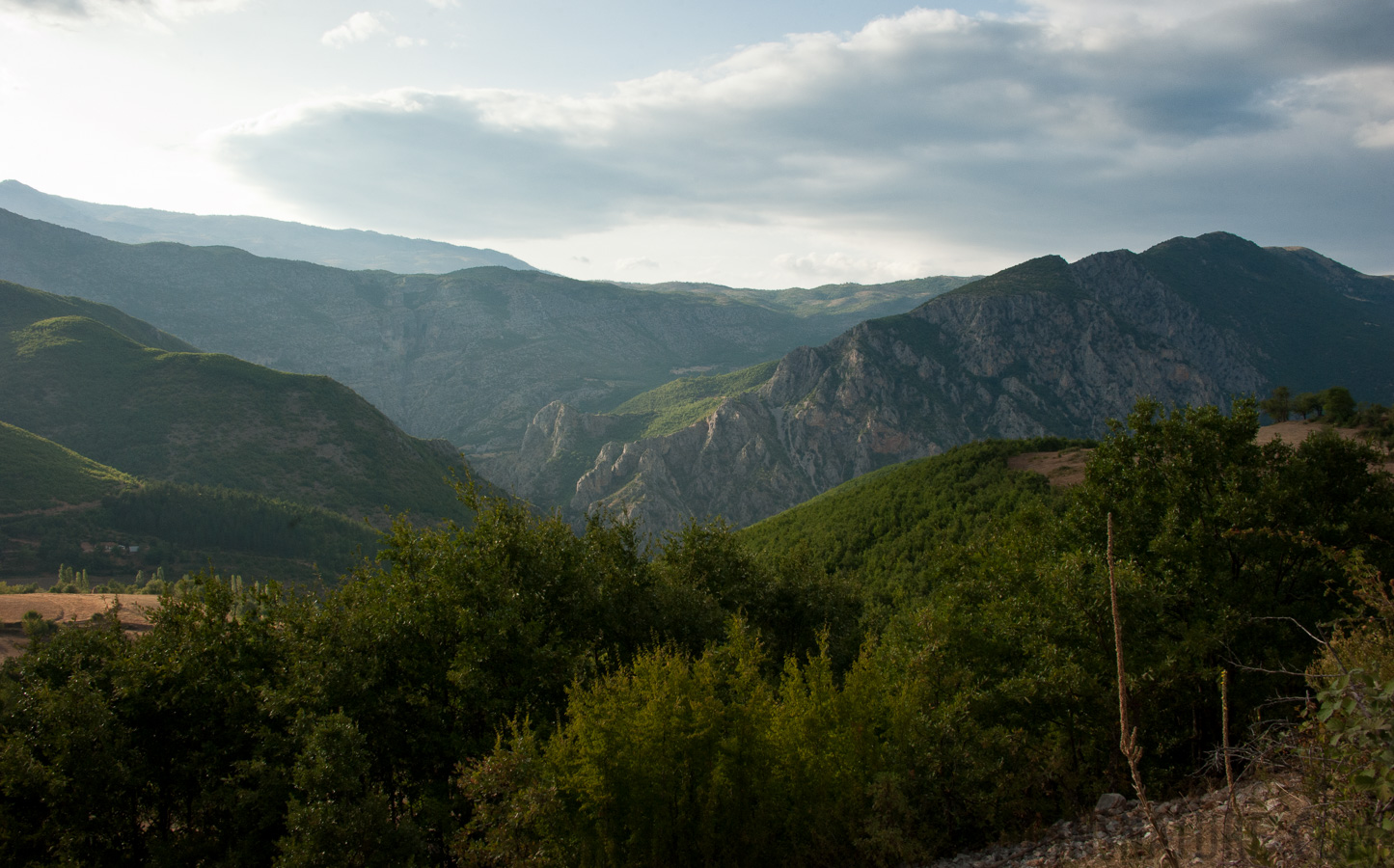 Albanien -  [28 mm, 1/250 Sek. bei f / 16, ISO 800]